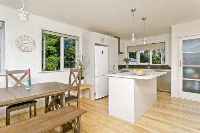 Photo of property in 1/73 Bond Crescent, Forrest Hill, Auckland, 0620