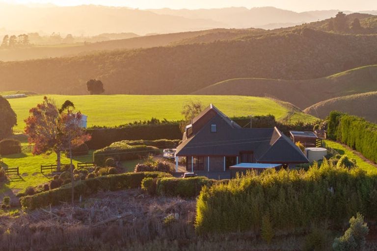 Photo of property in 187 Maungatawhiri Road, Raglan, 3295