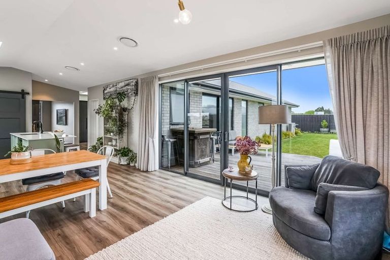 Photo of property in 18 Goldie Drive, Rangiora, 7400