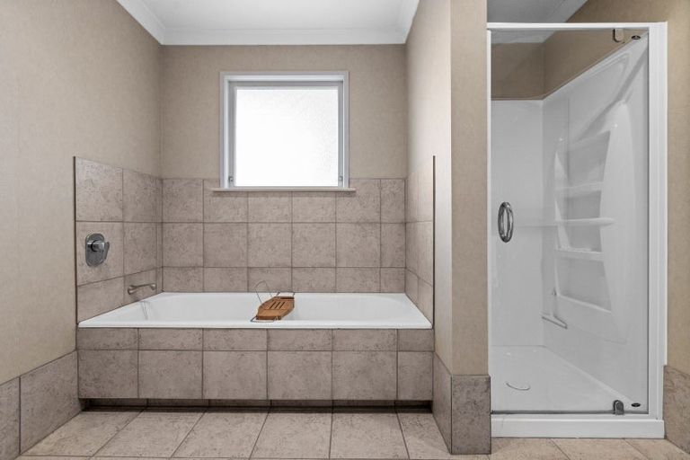 Photo of property in 46 Tauroa Road, Havelock North, 4130