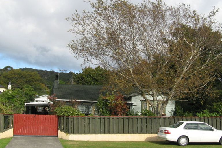 Photo of property in 4 Pempsey Street, Silverstream, Upper Hutt, 5019