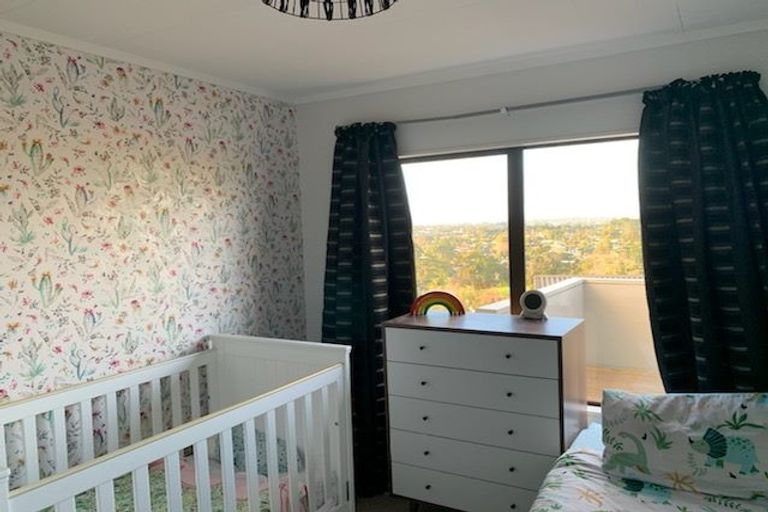 Photo of property in 20 Amery Place, West Harbour, Auckland, 0618