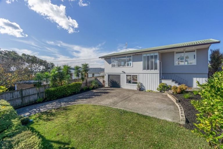 Photo of property in 1/719 East Coast Road, Browns Bay, Auckland, 0630