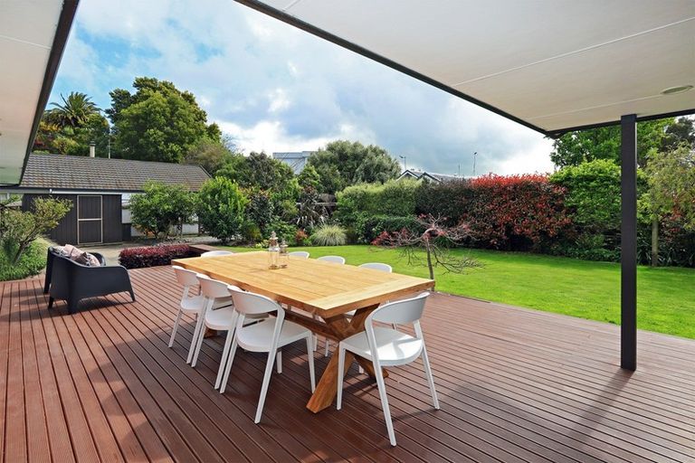 Photo of property in 2 Alley Place, Taradale, Napier, 4112