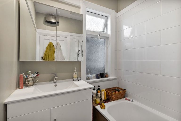 Photo of property in 56 Bowhill Road, New Brighton, Christchurch, 8083