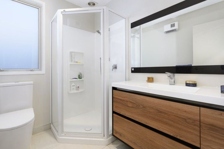 Photo of property in 16 Saint Pauls Drive, Brookfield, Tauranga, 3110