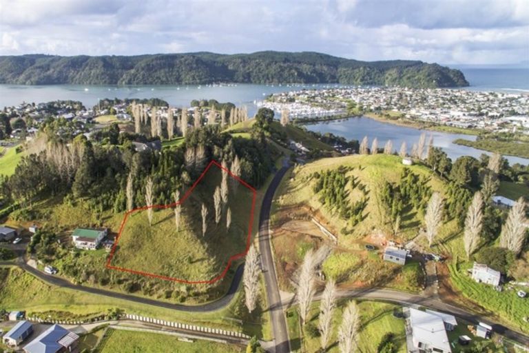 Photo of property in 11 Manuka Drive, Whangamata, 3691