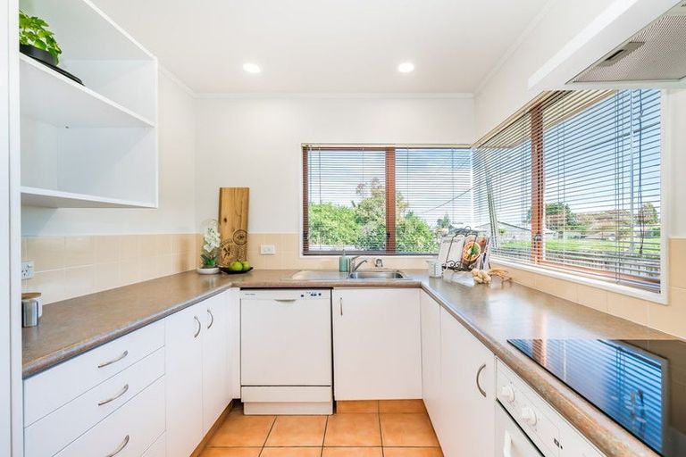 Photo of property in 76 Hinemoa Street, Paraparaumu, 5032