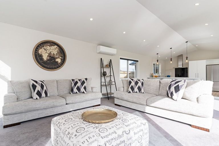 Photo of property in 17 Mill Grove, Clareville, Carterton, 5713