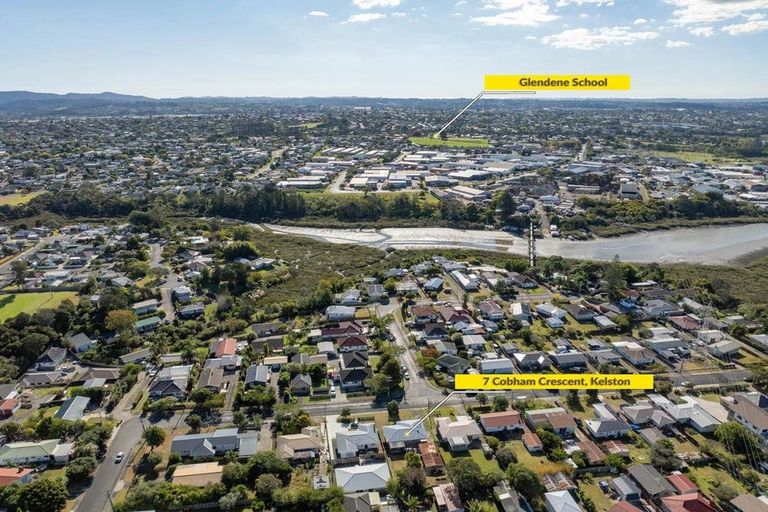 Photo of property in 7 Cobham Crescent, Kelston, Auckland, 0602