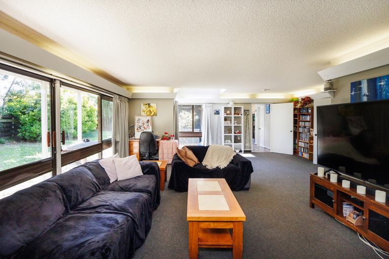 Photo of property in 22 Truscott Grove, Awapuni, Palmerston North, 4412