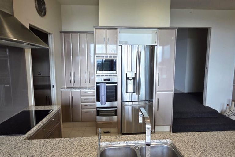 Photo of property in 34 Holcombrooke Lane, Welcome Bay, Tauranga, 3175