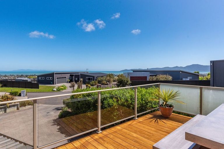 Photo of property in 6 Ocean Vista Lane, Paraparaumu, 5032