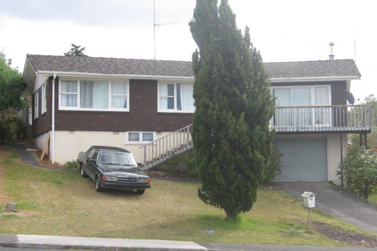 Photo of property in 10 Totaravale Drive, Totara Vale, Auckland, 0629