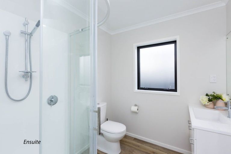 Photo of property in 13 Te Kaeaea Crescent, Wallaceville, Upper Hutt, 5018