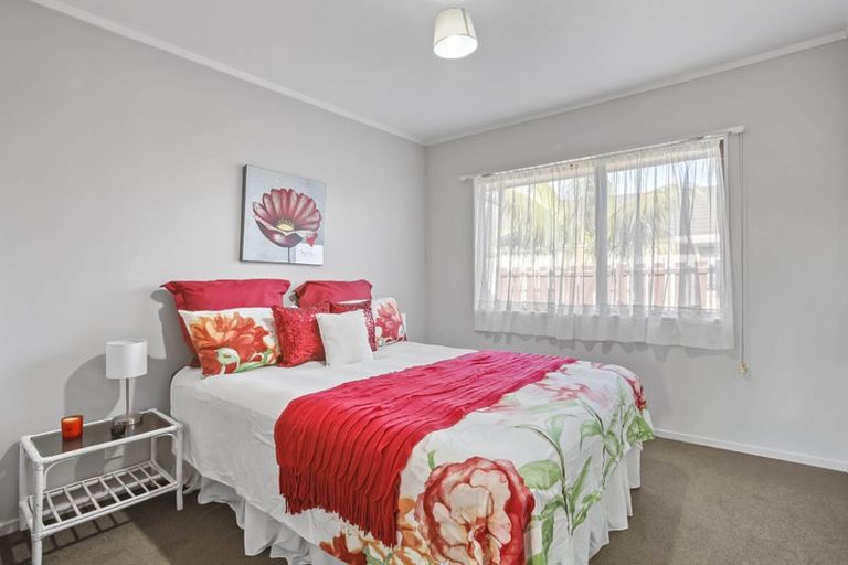 Photo of property in 1/20 Sturges Road, Henderson, Auckland, 0612