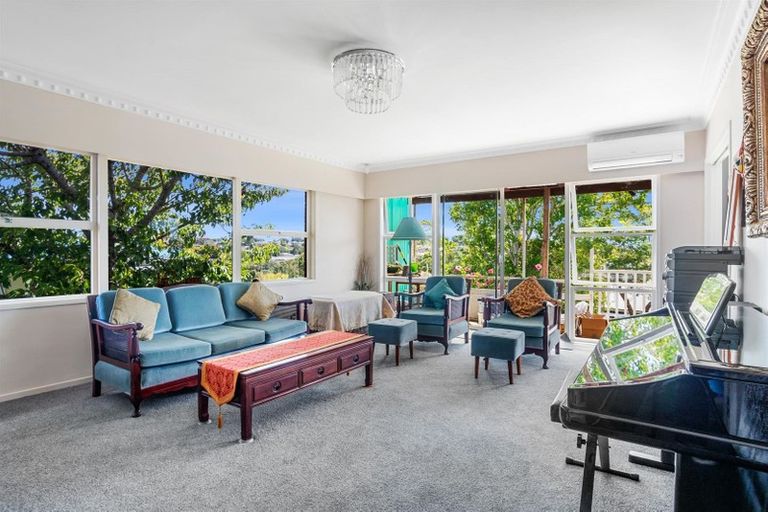 Photo of property in 26 Jade Avenue, Pakuranga Heights, Auckland, 2010