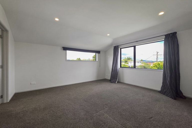 Photo of property in 55a Larnoch Road, Henderson, Auckland, 0610