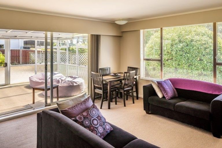 Photo of property in 37 Akaroa Drive, Maupuia, Wellington, 6022