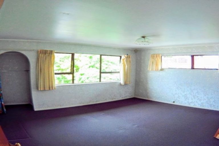 Photo of property in 2/52 Galloway Crescent, Farm Cove, Auckland, 2012