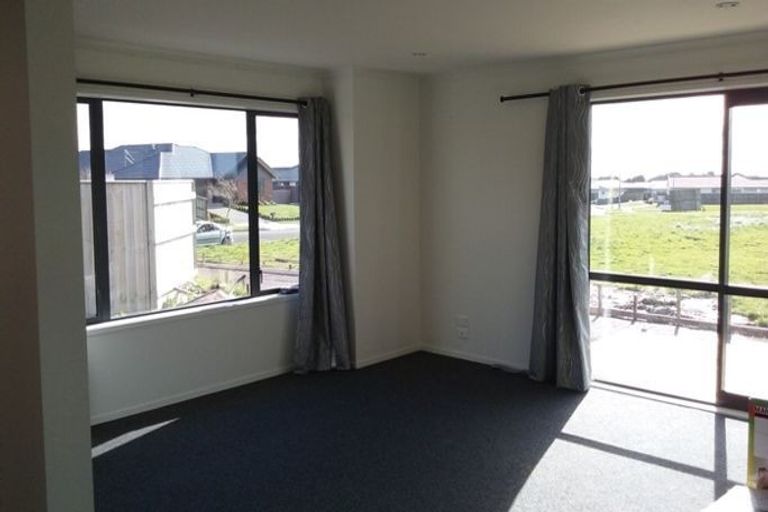 Photo of property in 187 Pacific Drive, Fitzherbert, Palmerston North, 4410