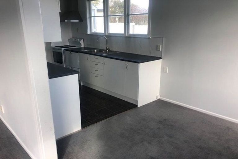 Photo of property in 5 Holly Grove, Maungaraki, Lower Hutt, 5010