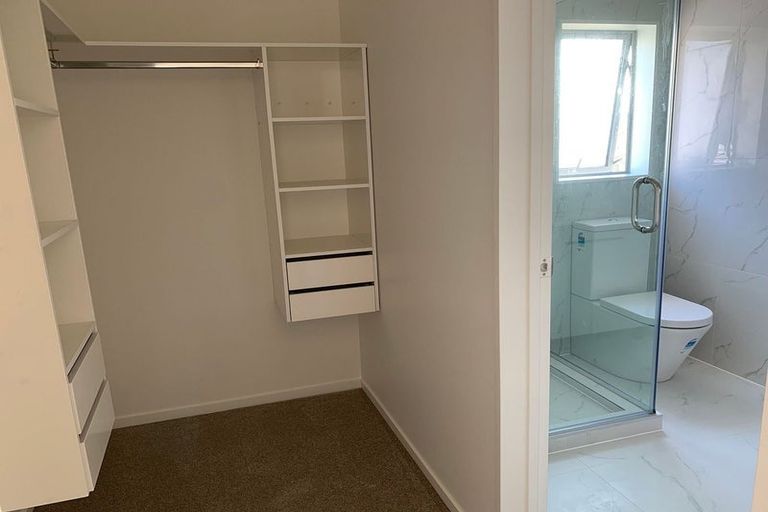 Photo of property in 136a Prince Regent Drive, Half Moon Bay, Auckland, 2012