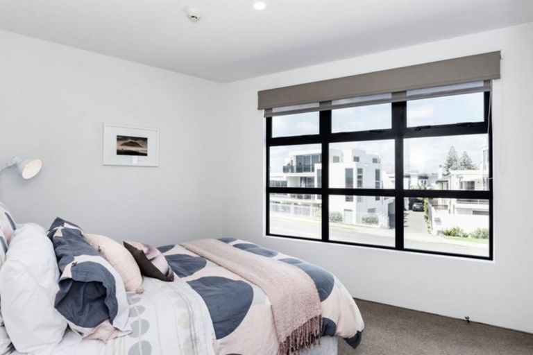 Photo of property in 211 Marine Parade, Mount Maunganui, 3116