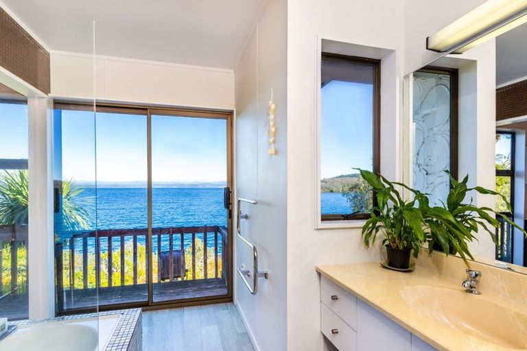 Photo of property in 817 Acacia Bay Road, Acacia Bay, Taupo, 3330