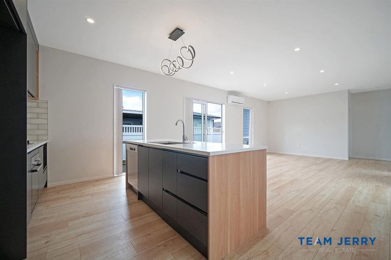 Photo of property in 67 Whare Kauri Road, Papakura, 2110