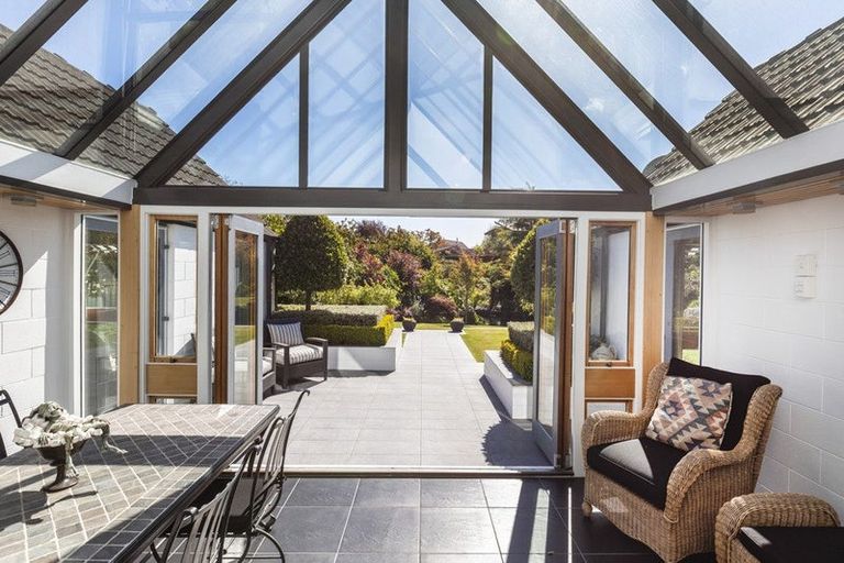 Photo of property in 31 Idris Road, Fendalton, Christchurch, 8052