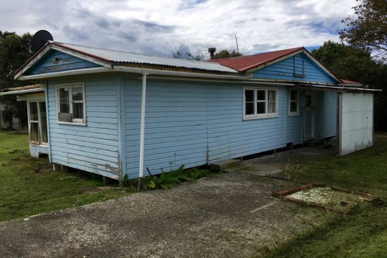 Photo of property in 2 Hunter Street, Karamea, 7893