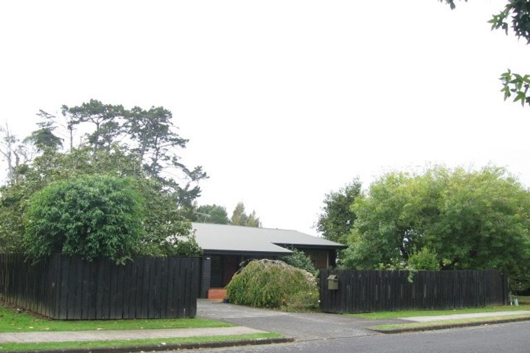 Photo of property in 12 Grove Lane, Pakuranga, Auckland, 2010