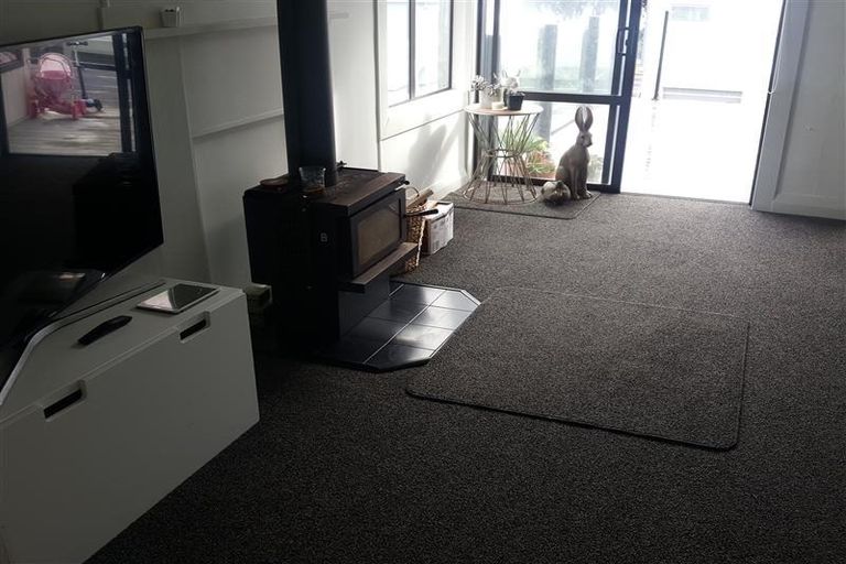 Photo of property in 25b Hamblyn Street, Strandon, New Plymouth, 4312