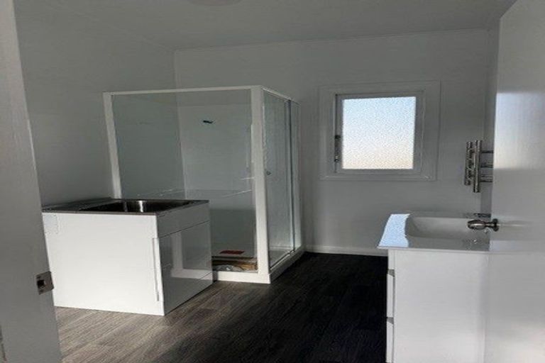 Photo of property in 21 Cambridge Terrace, Papatoetoe, Auckland, 2025