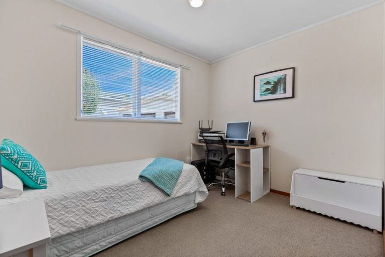 Photo of property in 114a Mcleod Road, Te Atatu South, Auckland, 0610