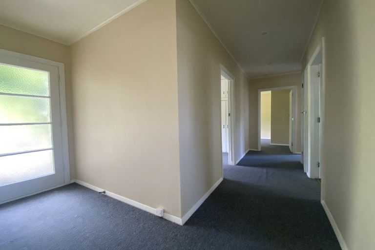 Photo of property in 118 Broderick Road, Johnsonville, Wellington, 6037