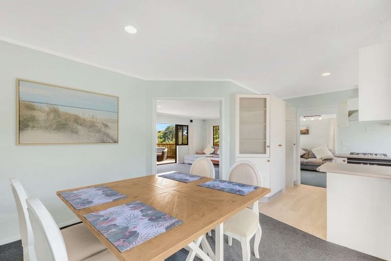 Photo of property in 6 Pararewa Drive, Whalers Gate, New Plymouth, 4310