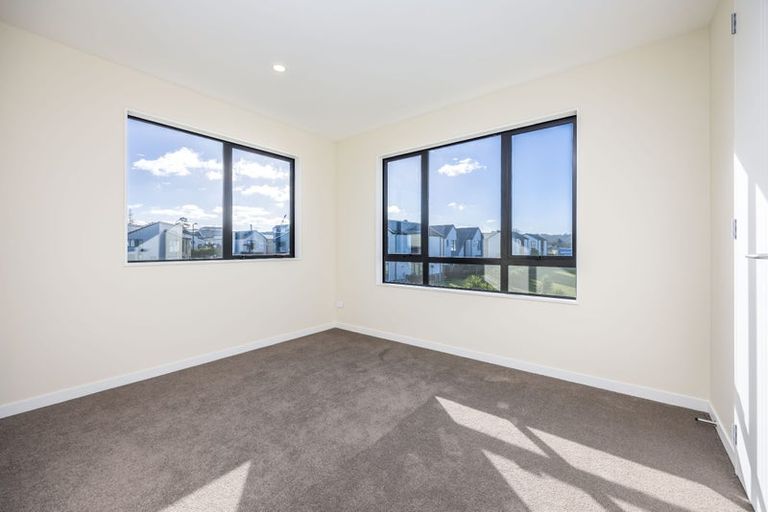 Photo of property in 22b Lumbarda Drive, Kumeu, 0810