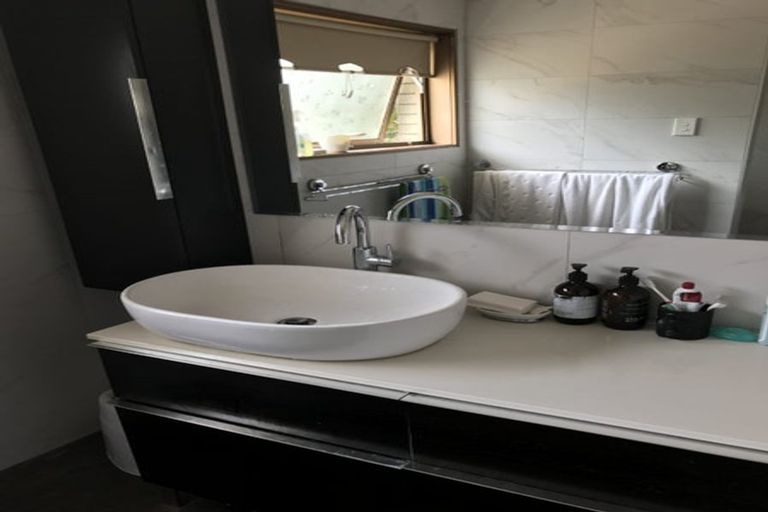 Photo of property in 1/3 Quebec Road, Milford, Auckland, 0620