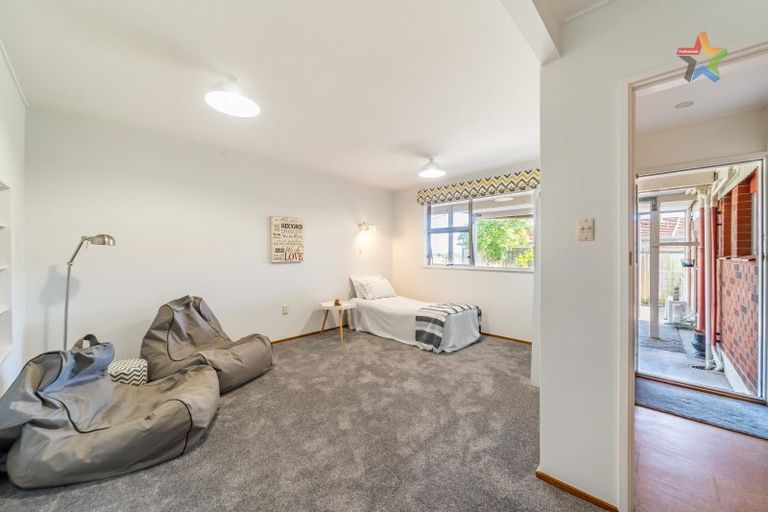 Photo of property in 8 Summit Road, Fairfield, Lower Hutt, 5011