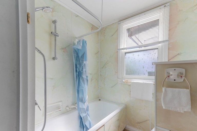 Photo of property in 16 Toia Street, Marton, 4710