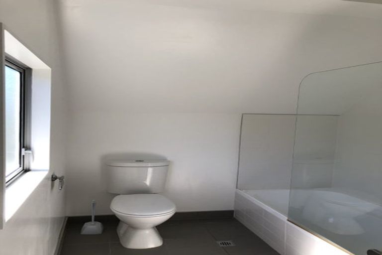 Photo of property in 5/12 Agra Crescent, Khandallah, Wellington, 6035