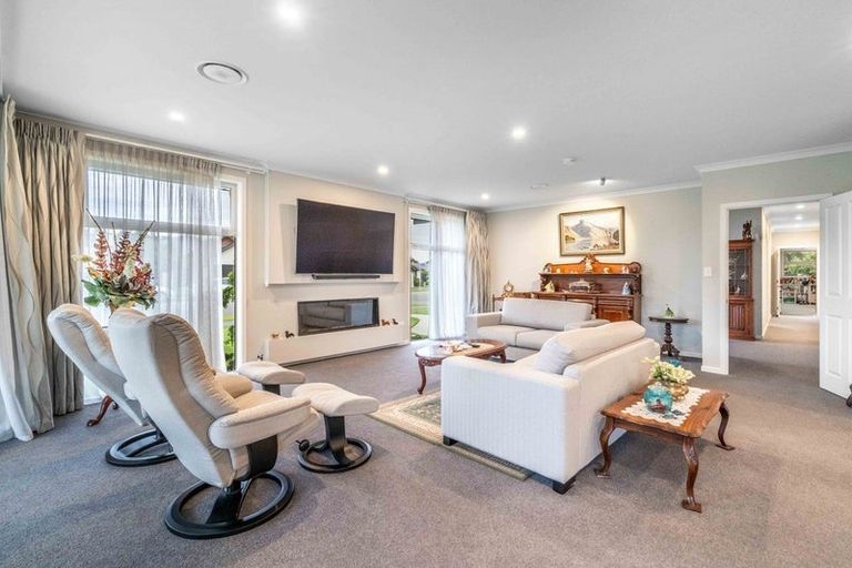 Photo of property in 45 Northside Drive, Waikiwi, Invercargill, 9810