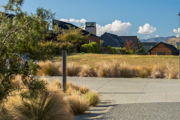 Photo of property in 24 Jacks Point Rise, Jacks Point, Queenstown, 9371