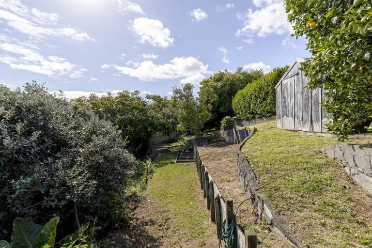 Photo of property in 10 Holford Street, Westown, New Plymouth, 4310