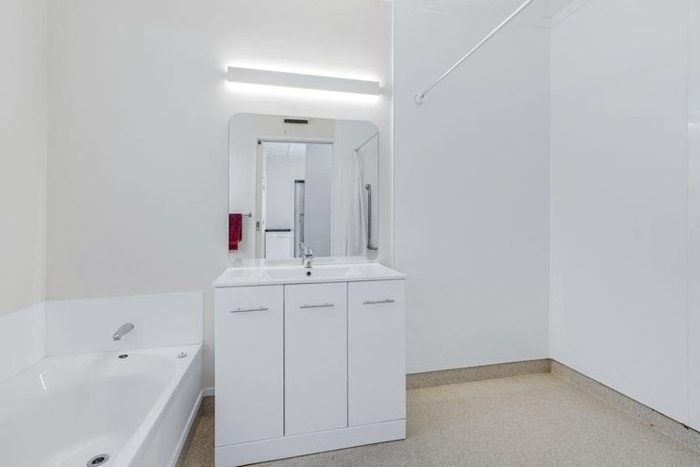 Photo of property in 27 Maitland Street, Frankton, Hamilton, 3204