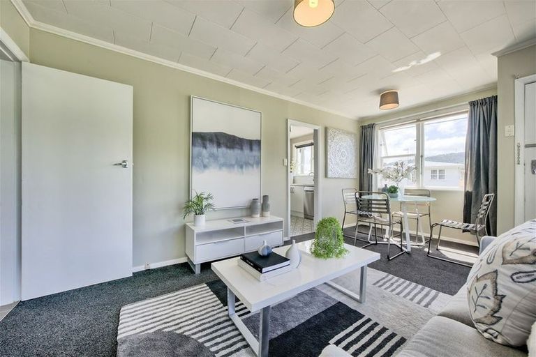 Photo of property in 1/18 Benge Crescent, Clouston Park, Upper Hutt, 5018