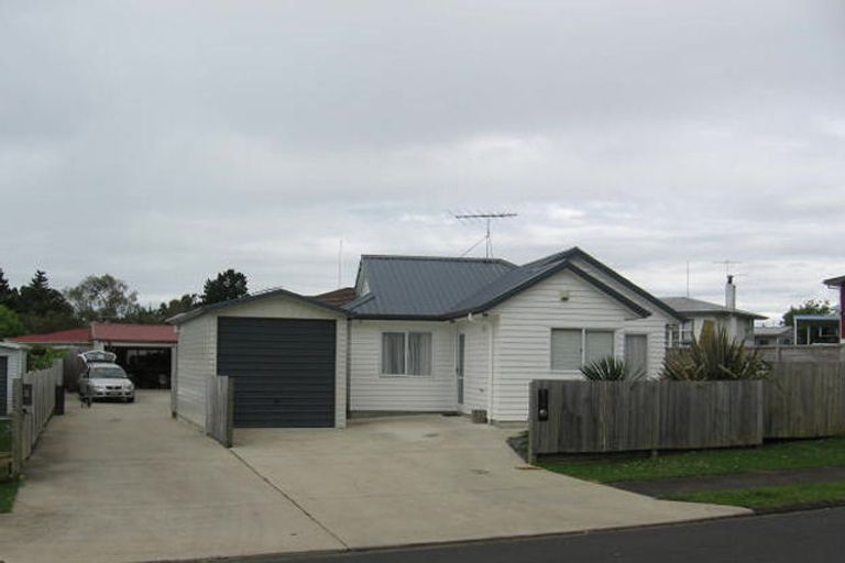 Photo of property in 8 De Thiery Place, Pakuranga Heights, Auckland, 2010