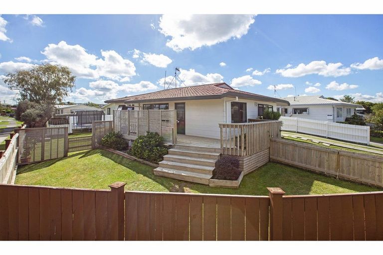 Photo of property in 23 Lloyd Drive, Nawton, Hamilton, 3200